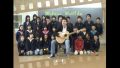 【みんなで歌おう！】Koala English School のBj先生が野口小学校で生徒と歌う